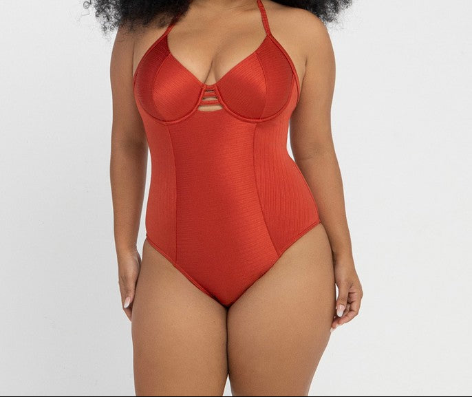 Maiô Meia Taça Banho de Mar Plus Size