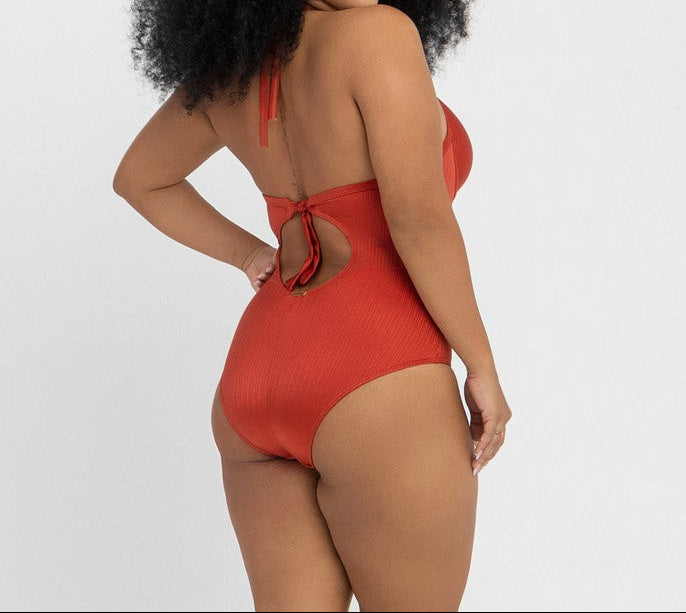 Maiô Meia Taça Banho de Mar Plus Size